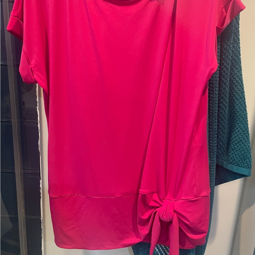 Beautiful new hot pink top silky material excellent fit